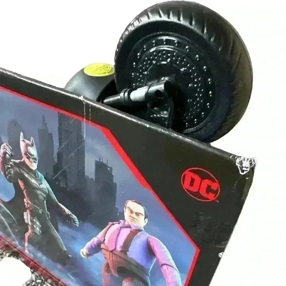 New! DC Comics Batman Batcycle Pack with 4 Figures - Picture 5 of 5